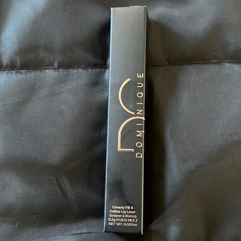 Dominique creamy Fill and Define Lip Liner on Crush